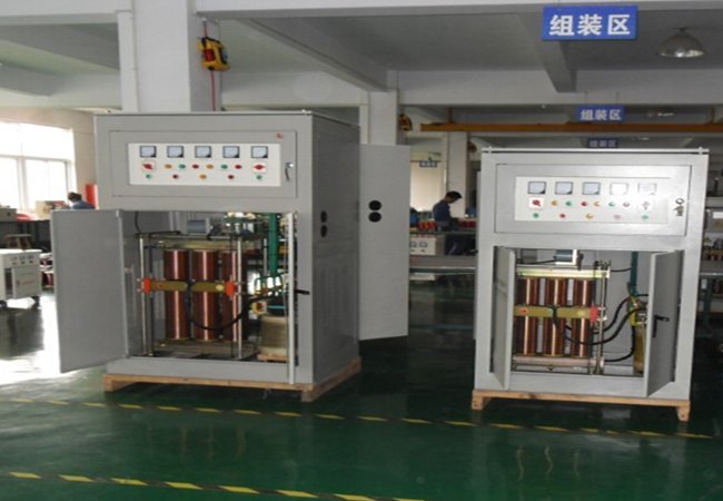 <b>三相稳压器SBW-250KVA</b>